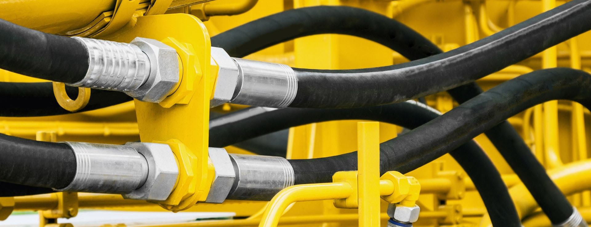Several hoses are connected to the equipment with DME&JDE connectors.