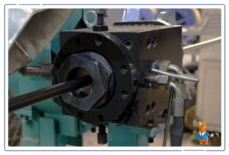 The machine is producing inner rubber for Exact-Flex series hoses.